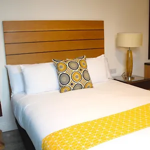 Apartment Maze And Free Parking United Kingdom